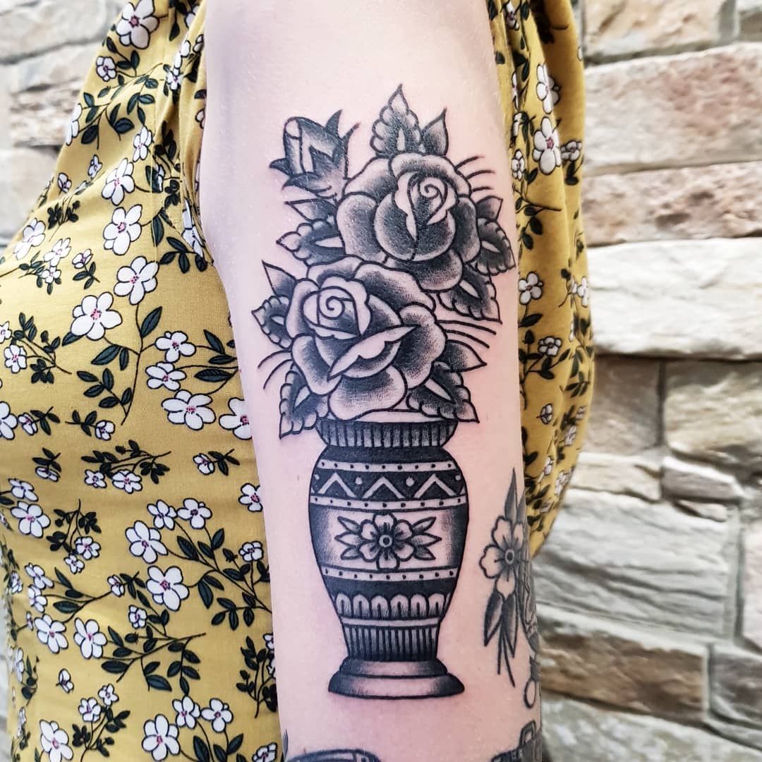 rose edelweiss blackeyedsusan vase traditional tatto  Flickr